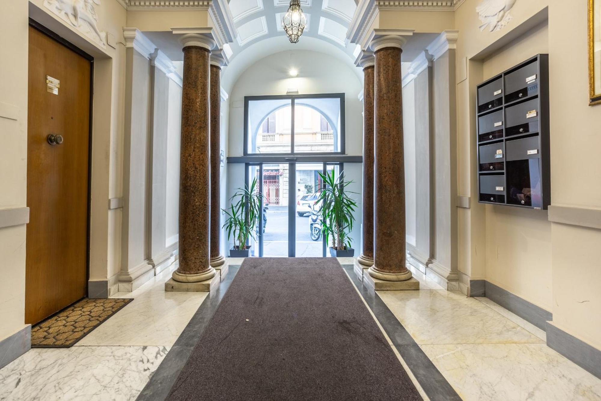 Luxury Inn Opera Roma Ngoại thất bức ảnh