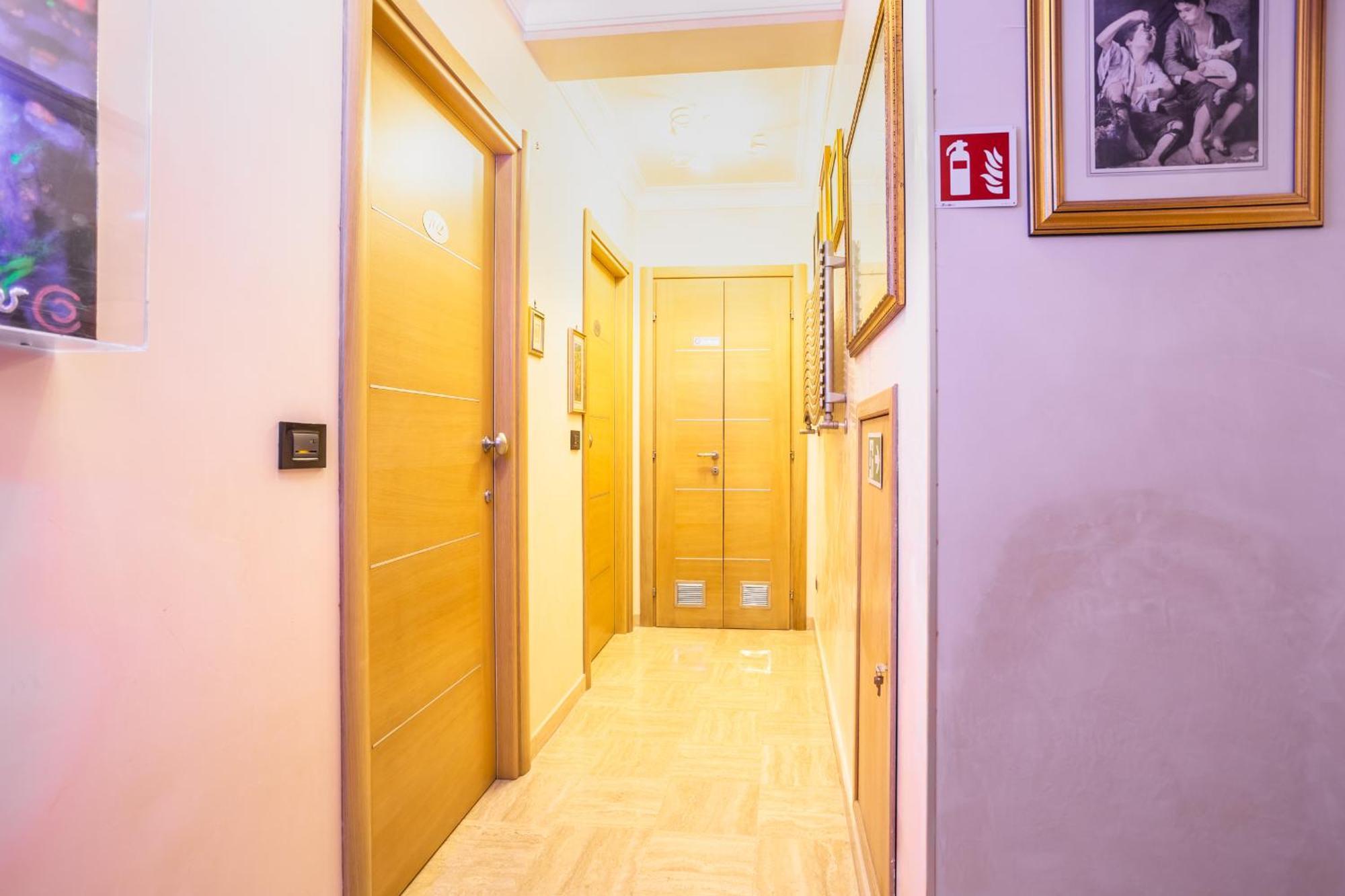 Luxury Inn Opera Roma Ngoại thất bức ảnh