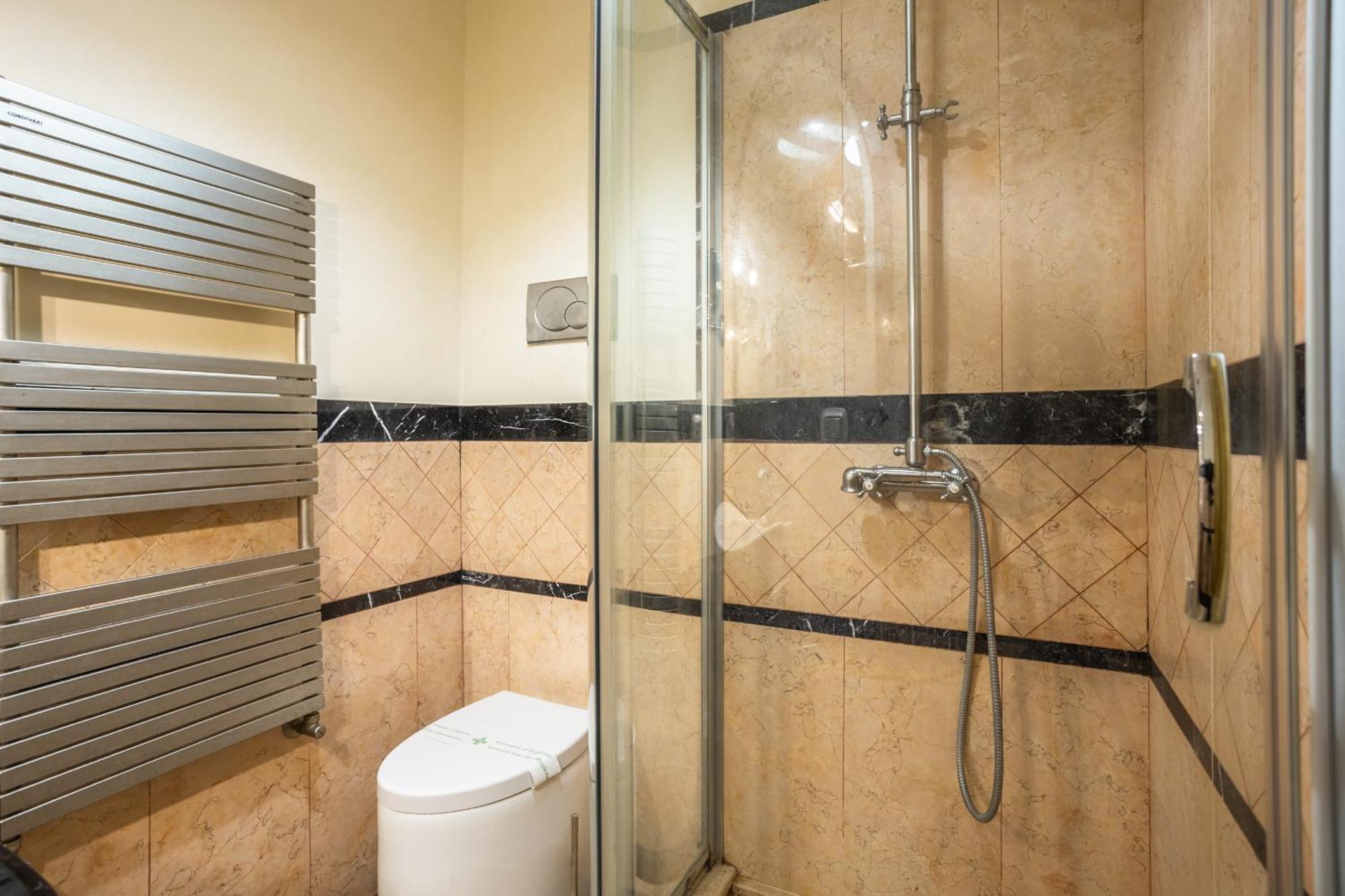 Luxury Inn Opera Roma Ngoại thất bức ảnh